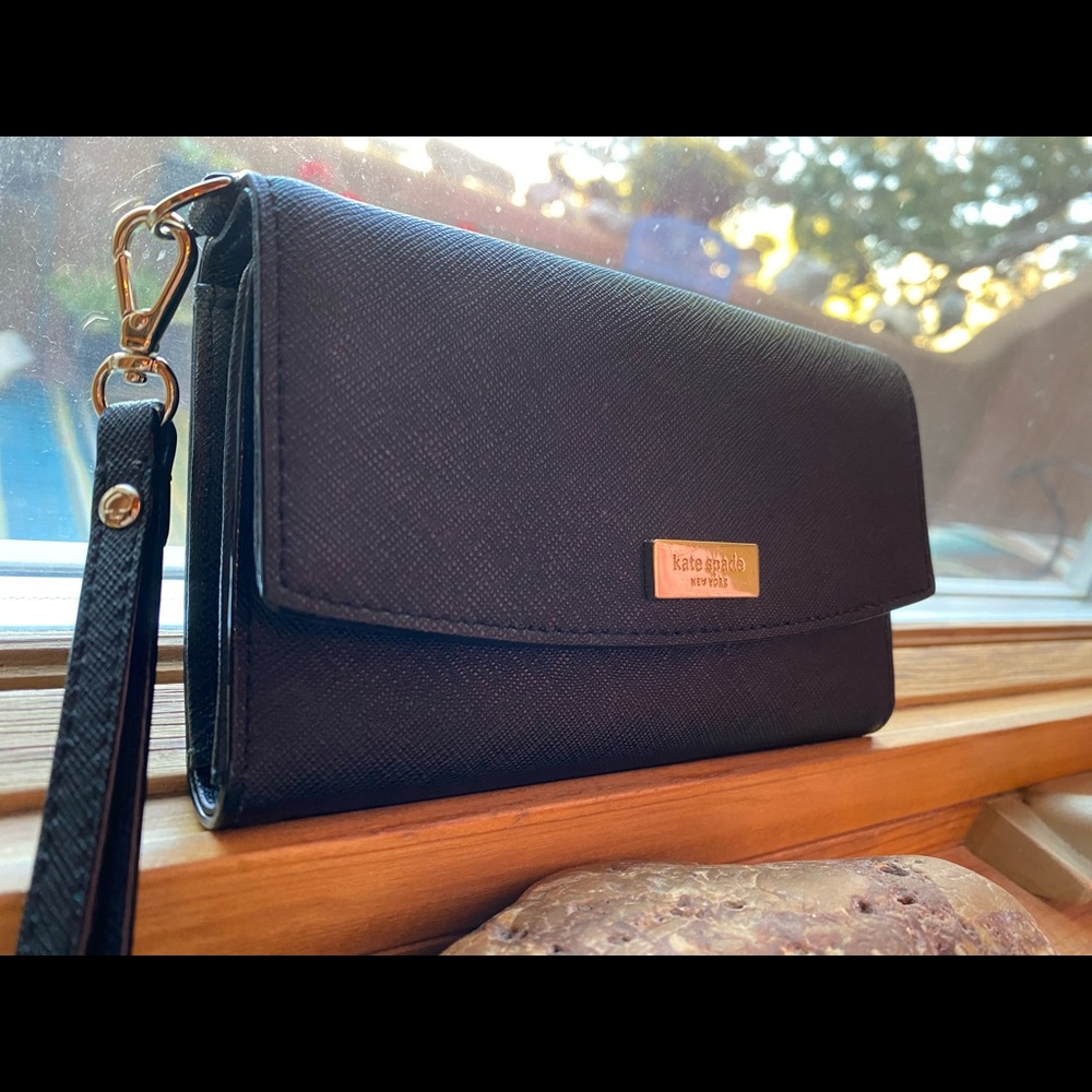 Kate Spade Laurel Way phone wristlet